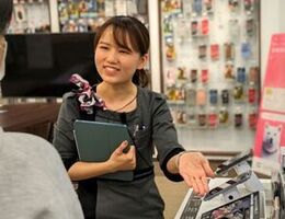 すぐに溶け込める空気感!先輩方との程よい距離感が心地いい会社です。
先輩に困ったときはいつでも頼ってください!