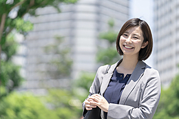 ◎地元で働きたい、貢献したい方
◎お客様とじっくり向き合う仕事がしたい方
◎携帯に興味がある方も無い方もOK