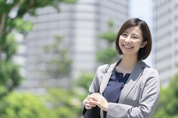 ◎地元で働きたい、貢献したい方
◎お客様とじっくり向き合う仕事がしたい方
◎携帯に興味がある方も無い方もOK